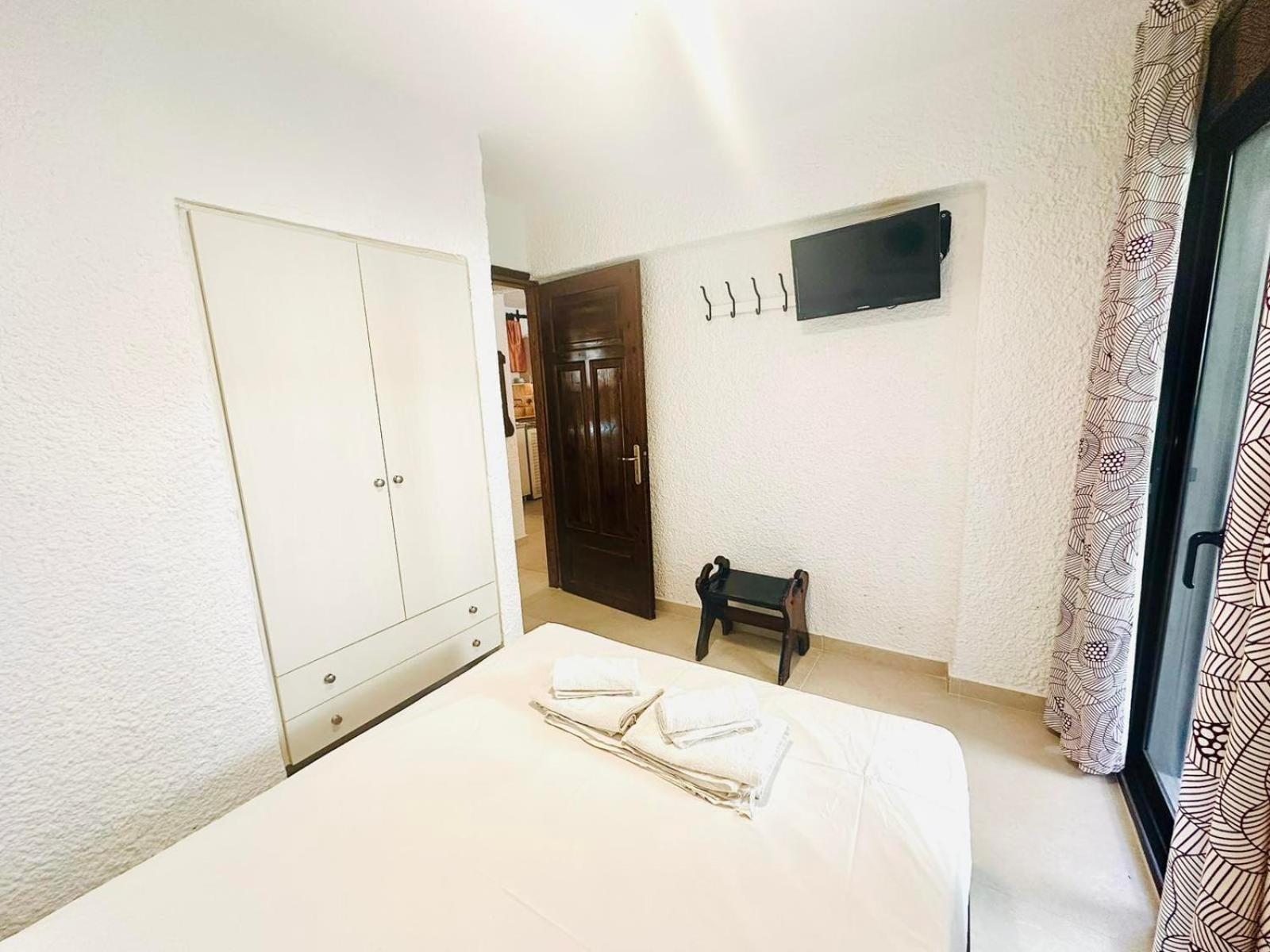 Argo Apartments Nea Poteidaia Habitación foto