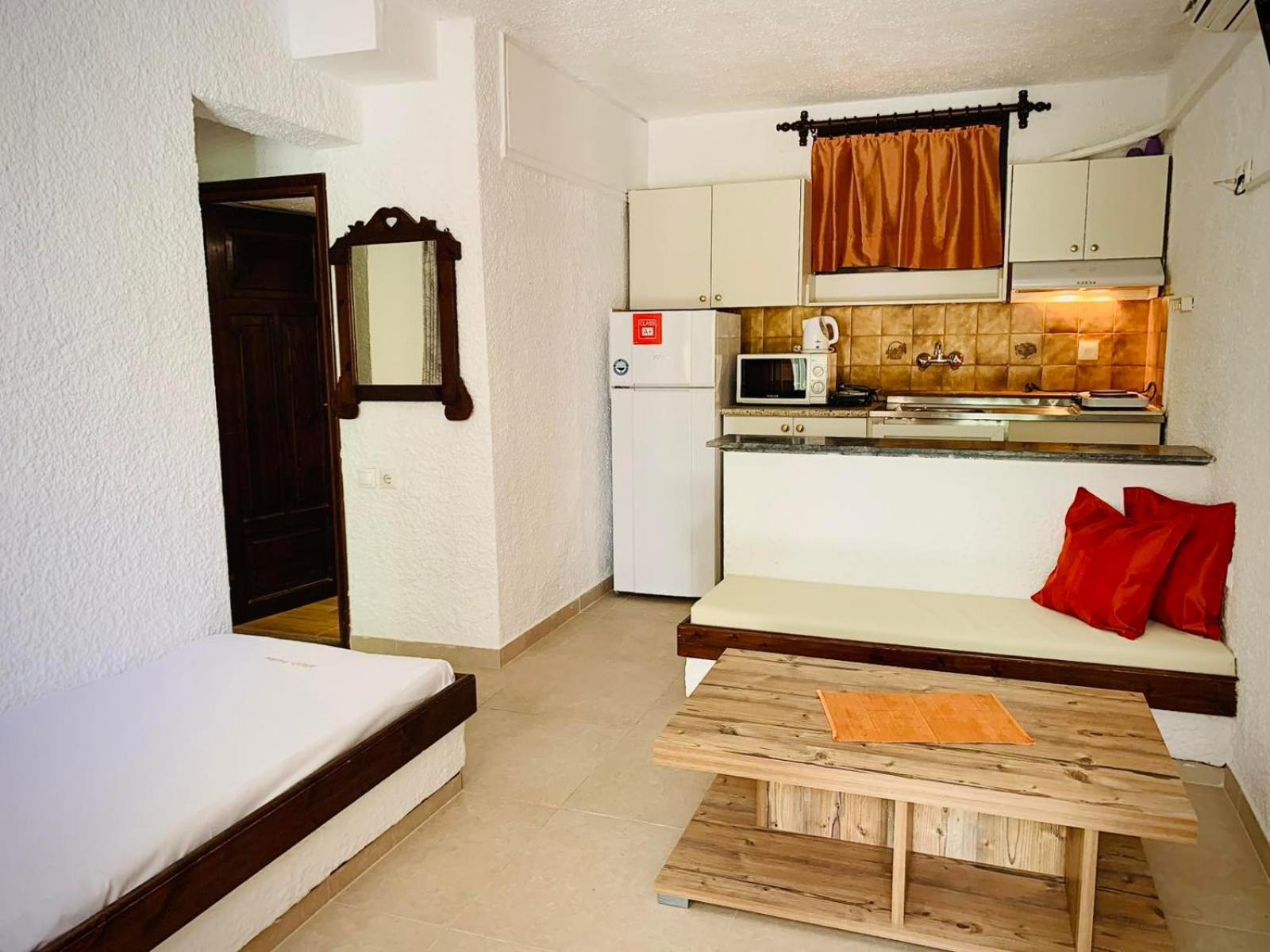 Argo Apartments Nea Poteidaia Habitación foto